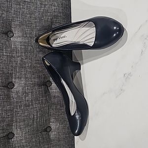 Easy Street Womens Pumps